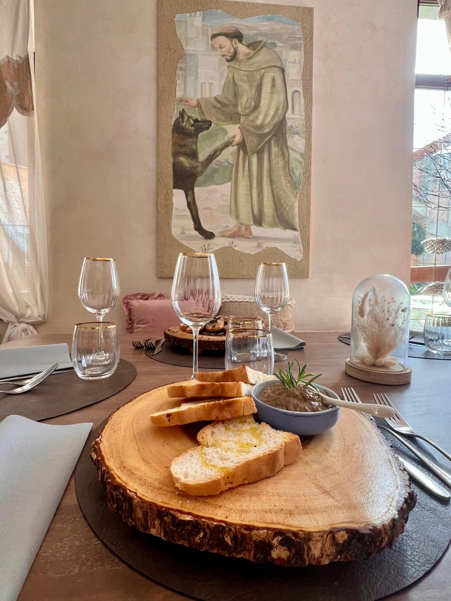 Sui Passi Di Francesco Hotel Valfabbrica Buitenkant foto