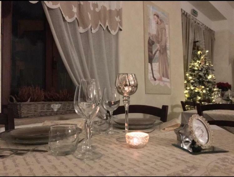 Sui Passi Di Francesco Hotel Valfabbrica Buitenkant foto